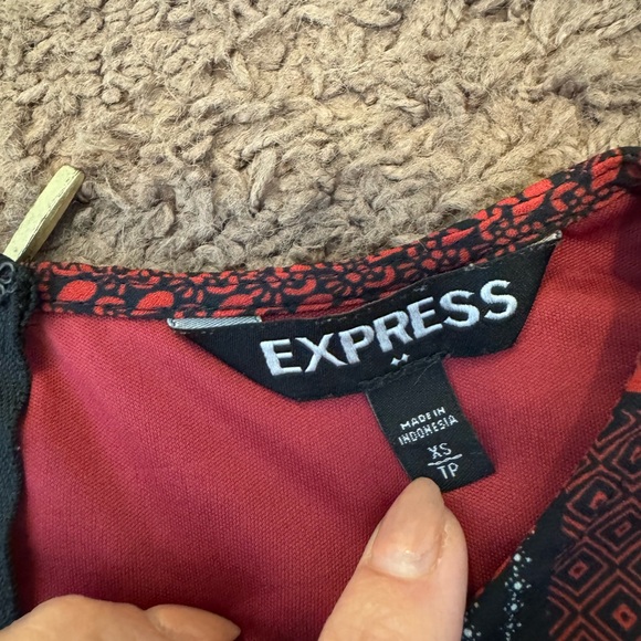 Express Red Geometric Shift Dress Short Sleeve Lace Size XS - Picture 4 of 8